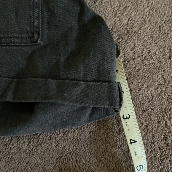 Gray shorts - Picture 3 of 5